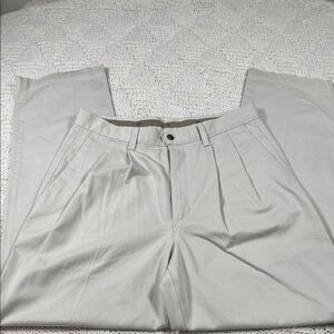 Dockers Pleated Twill Classic Fit Khakis